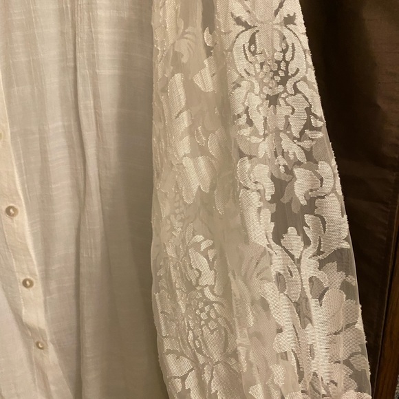 NWOT White Lace Sleeves Button Up Plus Size Blouse - Picture 3 of 7